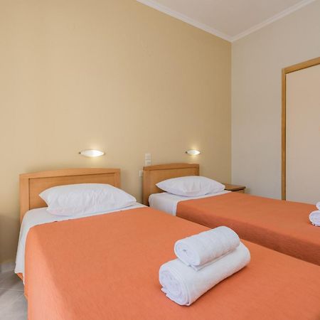 Olga Studios - 3 Циливи Номер фото